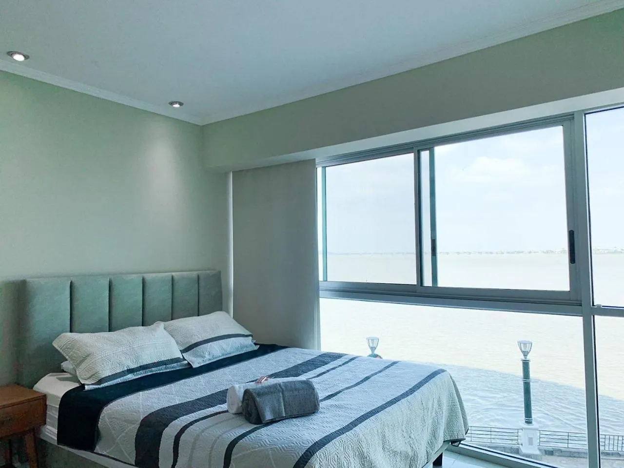 瓜亚基尔Departamento Con Piscina, Jacuzzi Y Gym公寓 公寓