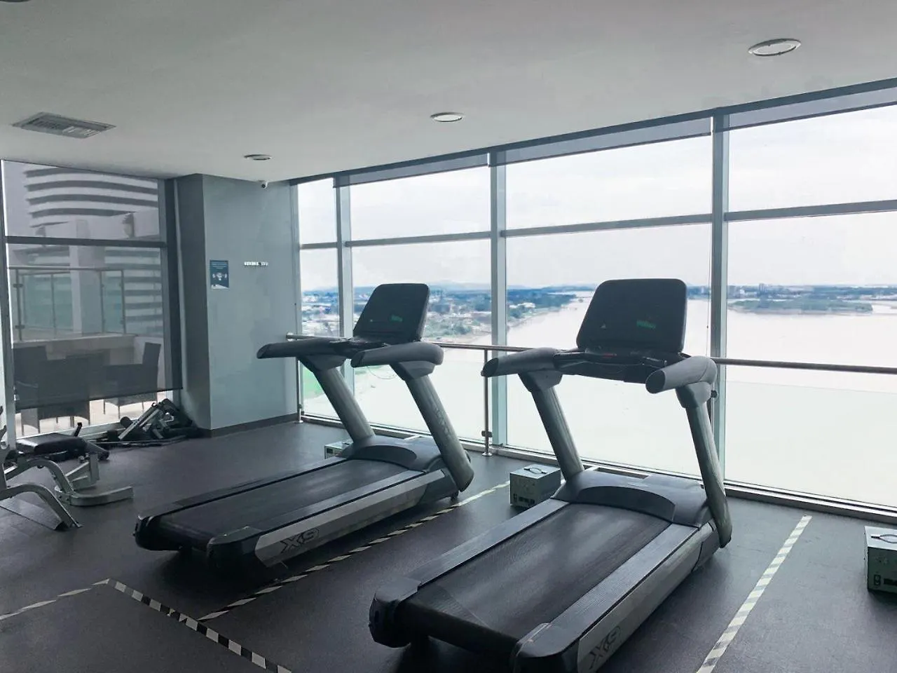 公寓 瓜亚基尔Departamento Con Piscina, Jacuzzi Y Gym公寓 厄瓜多尔