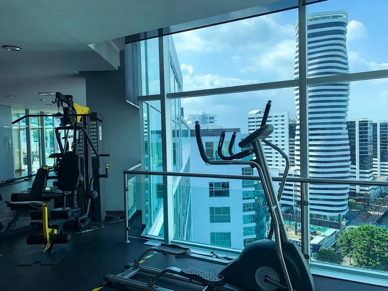 瓜亚基尔Departamento Con Piscina, Jacuzzi Y Gym公寓 公寓