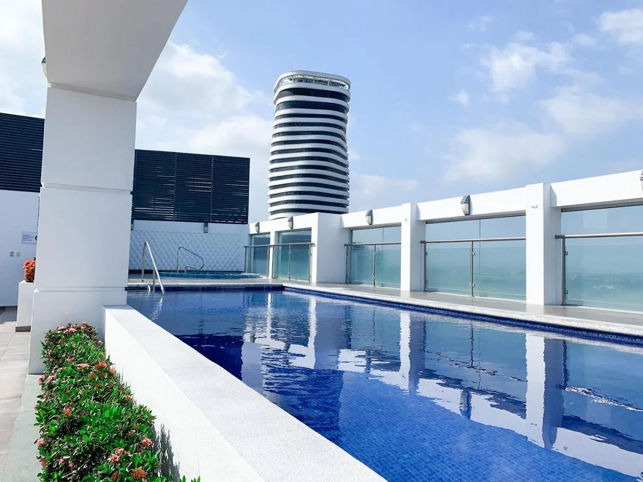 瓜亚基尔Departamento Con Piscina, Jacuzzi Y Gym公寓
